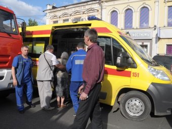 Автобус протаранил здание в центре Саратова. Среди пострадавших две пенсионерки