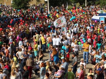 Балаковский фестиваль клубники посетили 20 тысяч человек