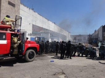 Сотрудники УФСИН в ИК-13 тренировались в пресечении массовых беспорядков 