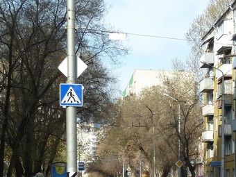 Пожилой мужчина выпал с шестого этажа на улице Лермонтова