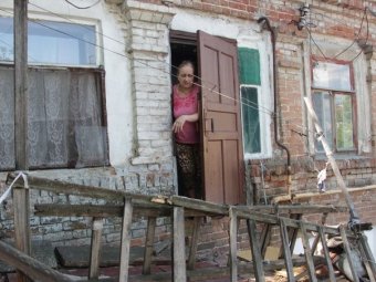 После материалов в СМИ «пленнице» квартиры на Московской за один день сделали лестницу