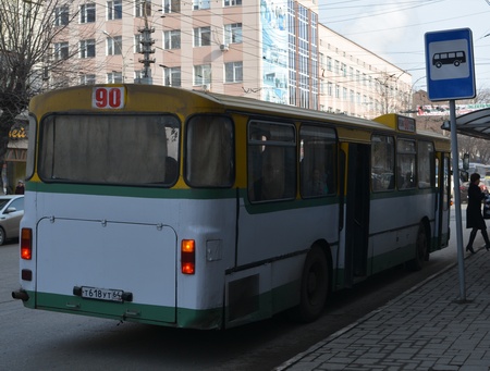 В администрации Саратова не торопятся снимать с маршрута №90 автобусы-«душегубки»