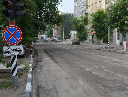 До 5 августа на двух улицах в Кировском районе ограничат движение и запретят парковку