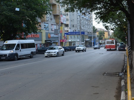 Анонсированный мэрией ремонт дороги на Чапаева в выходные не начался