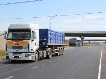 Водители многотонных грузовиков отказываются проходить весовой контроль