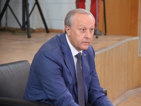 Губернатор усомнился в освоении выделенного на ремонт дорог миллиарда рублей 