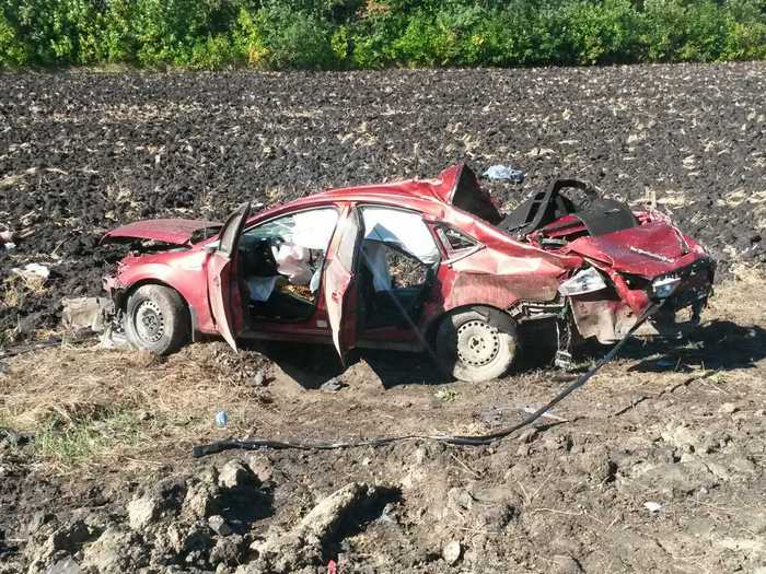 Виновником гибели четырех человек в автокатастрофе мог стать заснувший водитель. Фото