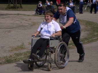 Саратовские инвалиды провели соревнования в поддержку российских паралимпийцев 
