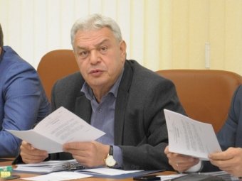Леонид Писной рассказал депутатам, как опасался разбиться на 403-м «Москвиче»
