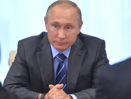 СМИ: Путину представили трехлетний план с мораторием на индексацию зарплат бюджетников