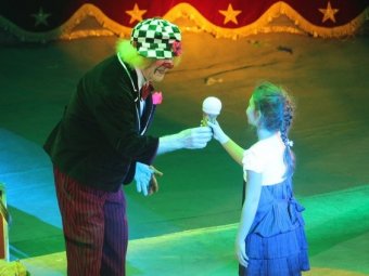 «Солнечный клоун» Олег Попов в Саратове показал свои знаменитые репризы