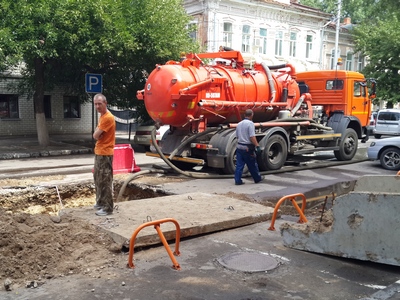 Из-за аварийно-ремонтных работ перекрыли улицу Рахова