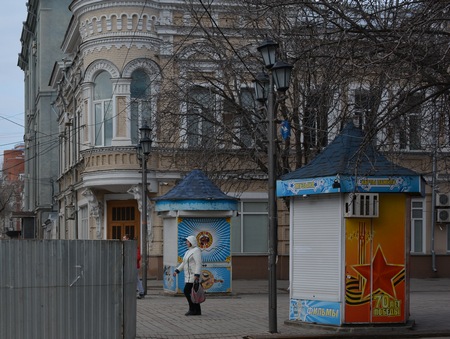 Из-за объявившегося владельца ларьков на проспекте Кирова администрации Саратова не удалось их снести
