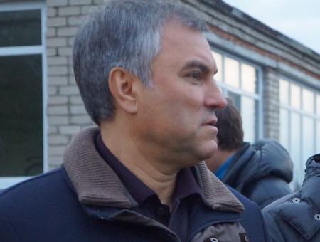 Сторонники перевода часов в Саратовской области просят Вячеслава Володина поторопиться