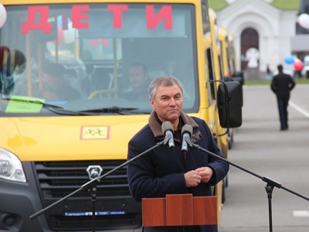 Вячеслав Володин пожелал саратовцам меньше пользоваться подаренными автомобилями скорой помощи
