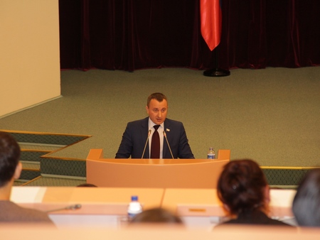 Депутат Ищенко поздравил кандидата Сараева с победой еще до голосования 
