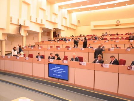 Оппозиционеры гордумы потребовали пригласить на обсуждение бюджета Саратова депутатов ГД и губернатора