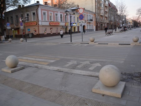 ДТП на Волжской. Молодая женщина на иномарке сбила юношу 