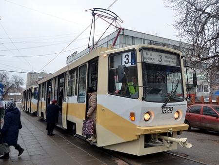 Утром первые подаренные Саратову столичные трамваи вышли на маршрут