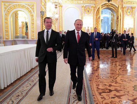 Дмитрий Медведев сократил прожиточный минимум для россиян
