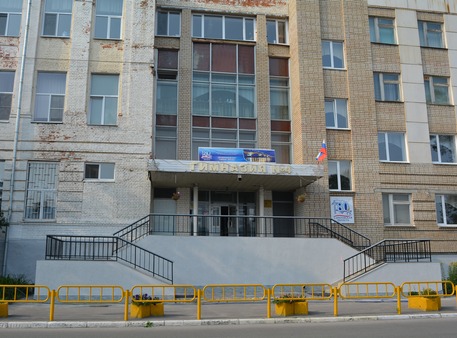 Директора саратовской гимназии №4 оштрафовали за поборы с родителей