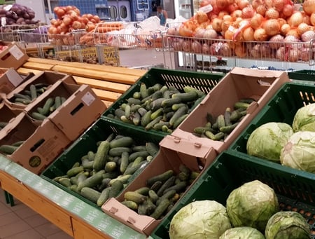 Перед Новым годом в Саратове взлетели цены на овощи