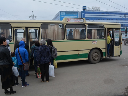 Водитель «Калины» спровоцировал массовое ДТП с автобусом на Шехурдина