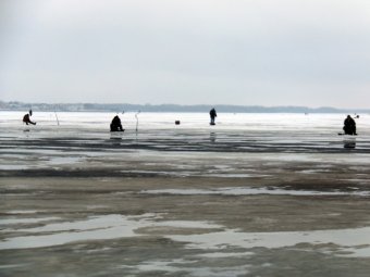 Два энгельсских пенсионера погибли на зимней рыбалке