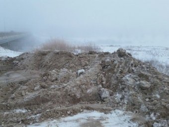 Губернатор отправил министра и зампреда в Алгай разобраться со свалкой снега
