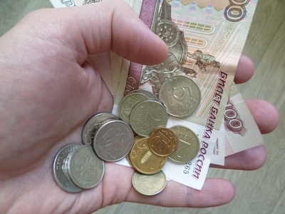 Почти пять миллионов россиян получают зарплату ниже МРОТ