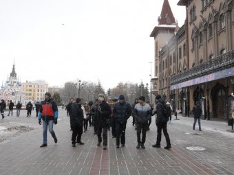 Саратовские оппозиционеры прогулялись под присмотром полиции