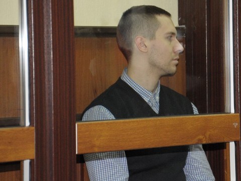 Антона Жукова вырвало в автозаке по пути в суд