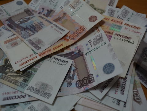 Саратовский бизнесмен арестован по подозрению в мошенничестве и взятку следователю