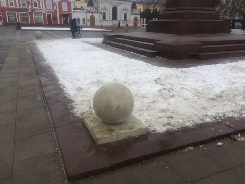 Первые шары уже вернули на пешеходную зону Саратова