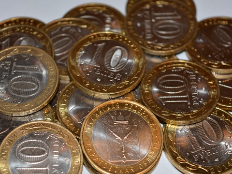 В Саратове мужчина украл из квартиры 400 десятирублевых монет