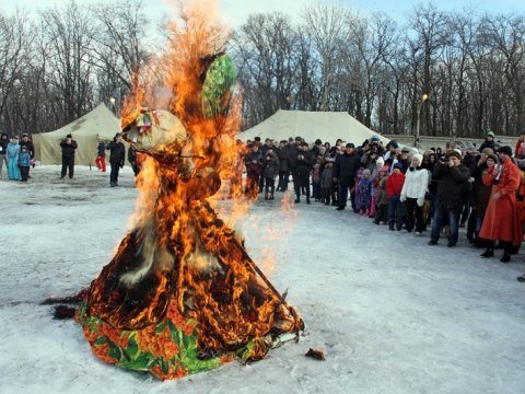 Саратовские полицейские сожгли чучело Масленицы