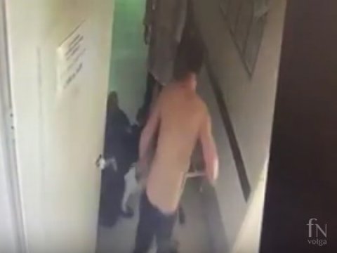 Опубликовано видео избиения фельдшера в больнице Красноармейска