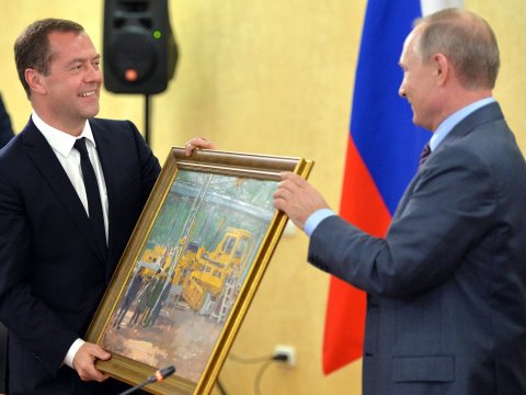 Навальный снял фильм о многомиллиардных «секретных активах» премьер-министра Медведева