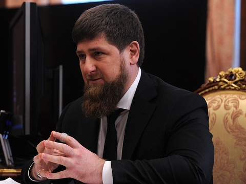 Кадыров назвал «убийственным» для российского общества запрет ношения хиджабов
