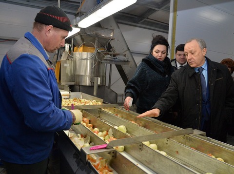 Радаеву показали саратовский завод сушеных овощей