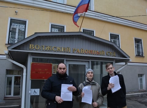 Организаторы митингов Навального подали в суд на администрацию Саратова