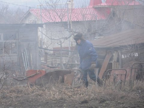 Во время рейда по Поливановке пожарные заметили возгорание