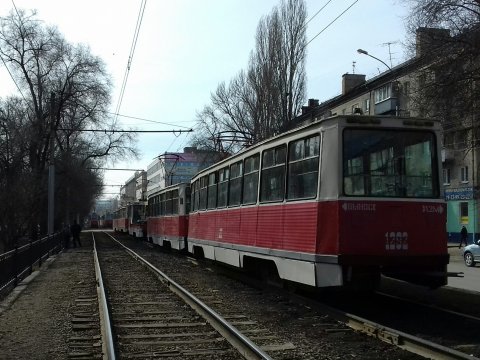 Из-за столкновения машин в Саратове стояли трамваи двух маршрутов