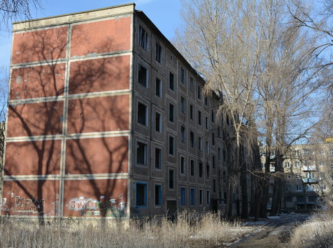 Вячеслав Володин поддержал идею сноса пятиэтажек во всех регионах России