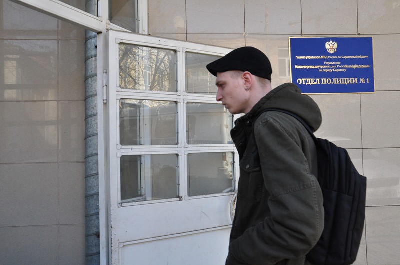Националист Марцев пришел для разговора в отдел полиции Саратова. Видео