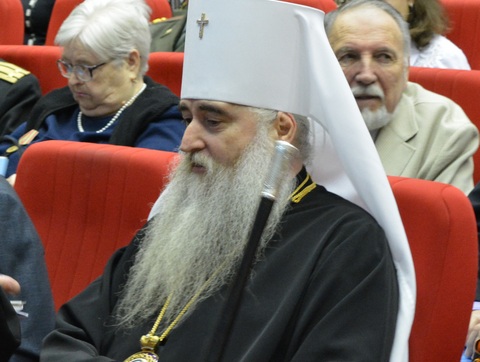 Патриарх Кирилл разрешил Лонгину разжаловать саратовского священника за развод с женой