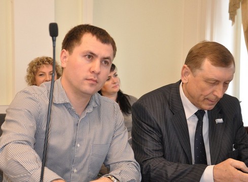 Избрание депутатов гордумы в градостроительный совет кончилось оскорблениями