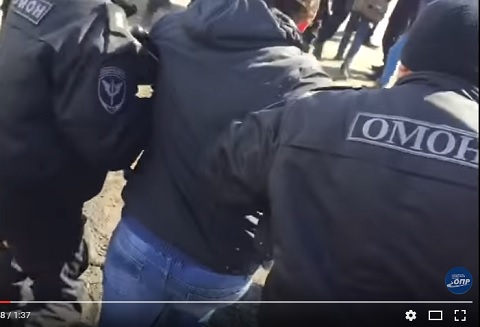 Появилось видео задержания участников петербургского автопробега против «Платона»