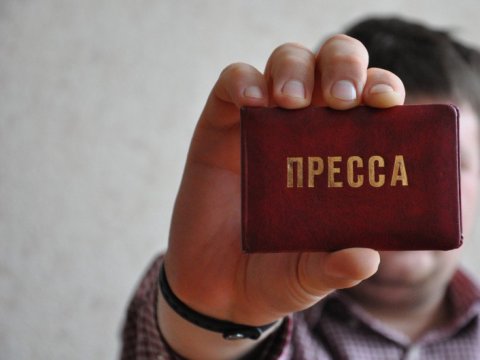 Улицкая, Акунин и Слаповский потребовали защитить журналистов от чеченских фанатиков