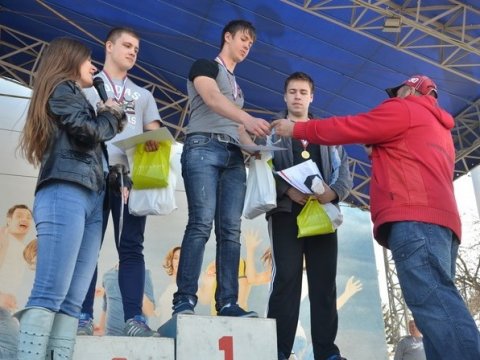 Вячеслав Максюта подарил свои часы ученику саратовской кадетской школы